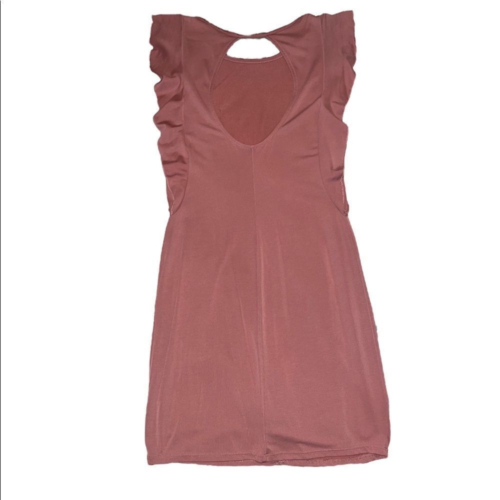 𝅺CHARLOTTE Russe Mauve dress with butterfly sleeves and large keyhole cutout - Picture 2 of 6